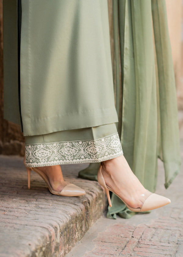 Zehra – Sage Green 3 Piece Embroidered Set