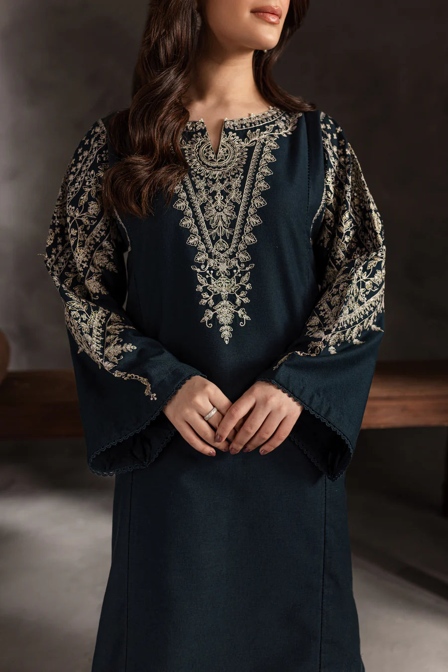 Midnight Azure – 2Pc Embroidered Linen Set