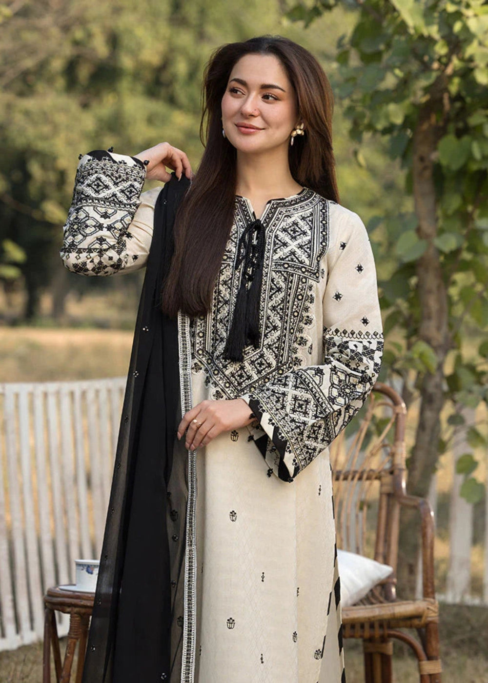 Abeer – Ivory Black 3 Piece Embroidered Set