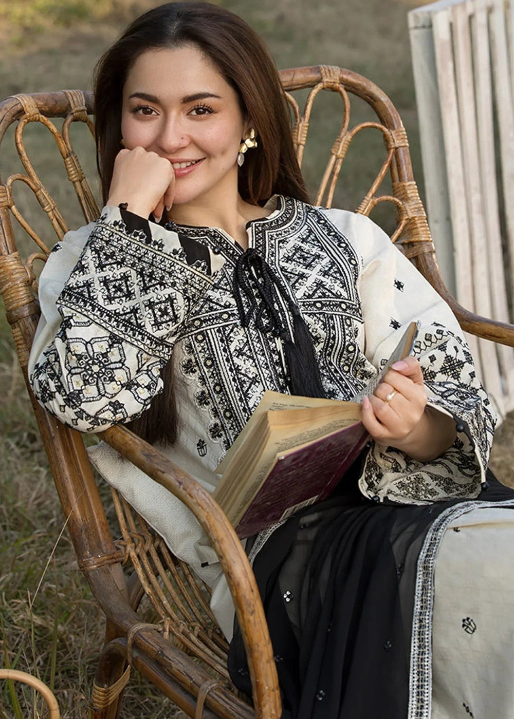 Abeer – Ivory Black 3 Piece Embroidered Set